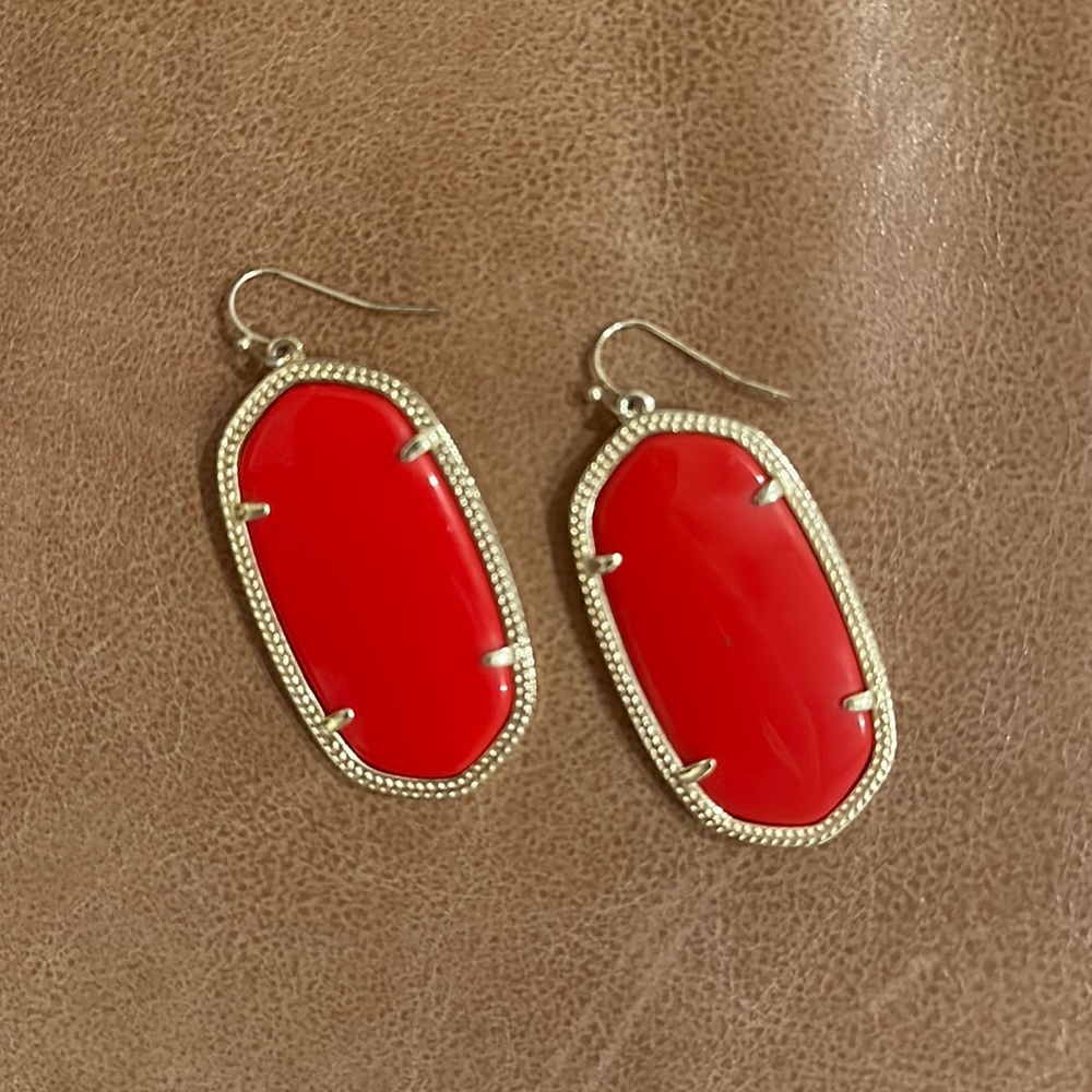 Kendra Scott Danielle “Red with Gold” Earrings!
